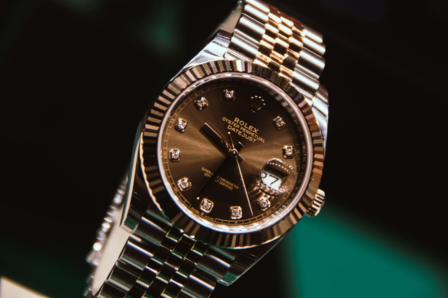 Two-tone watch with a fluted bezel and five-link bracelet